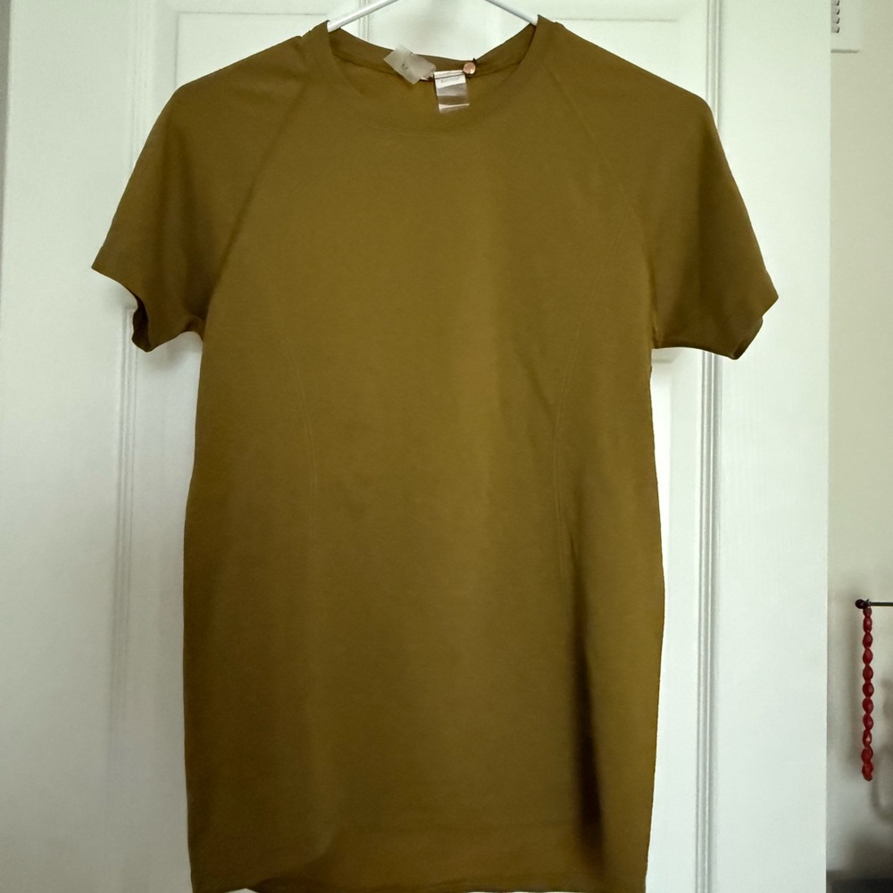 CALIA by Carrie Underwood Green Short Sleeve Tee